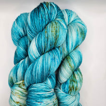 Load image into Gallery viewer, Merino Sock - Blueberry Lemonade - Heathered Yarn Company